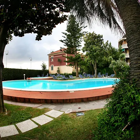 Garden Lido ホテル