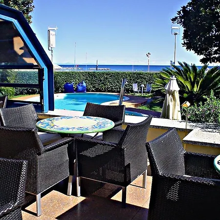 Ξενοδοχείο Garden Lido 4*