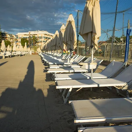 Garden Lido 4*